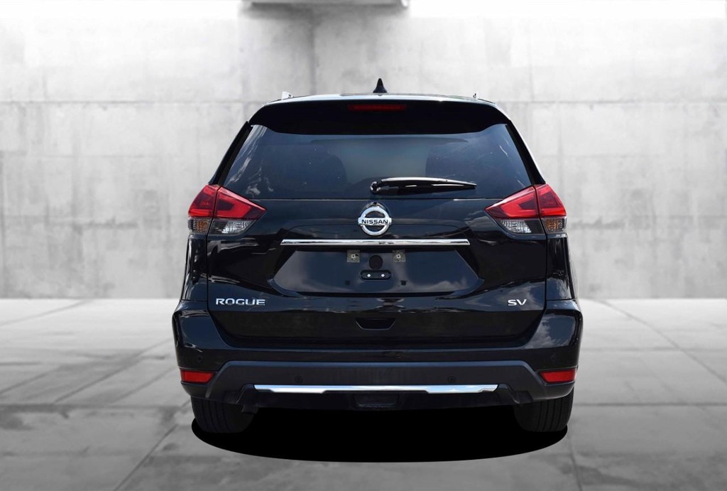 Nissan Rogue Vehicle Full-screen Gallery Image 06