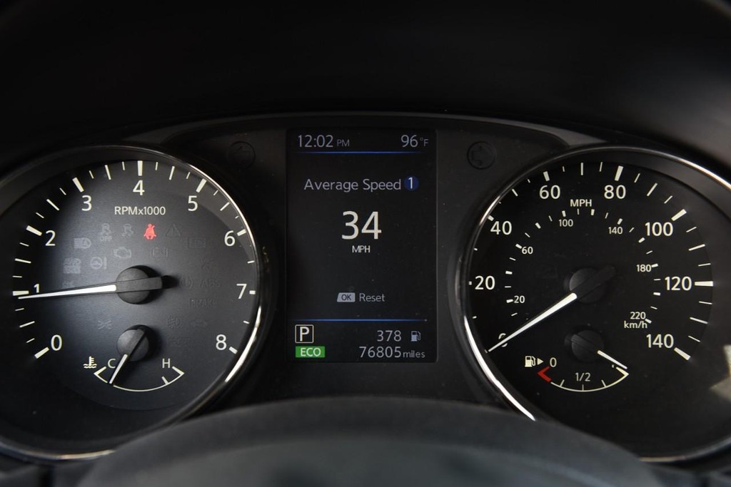 Nissan Rogue Vehicle Full-screen Gallery Image 12