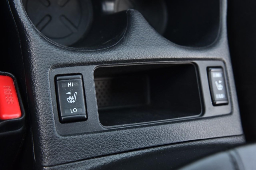 Nissan Rogue Vehicle Full-screen Gallery Image 17