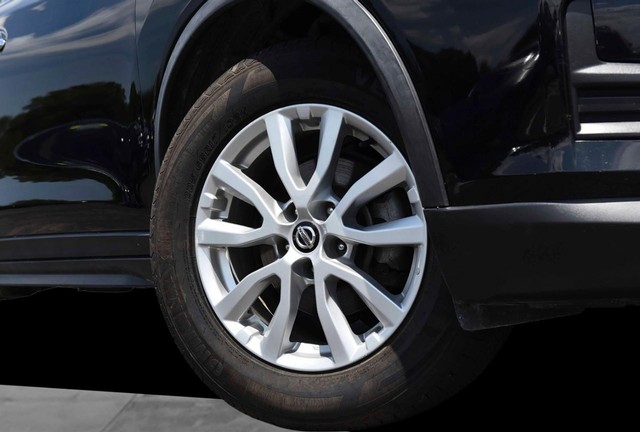 Nissan Rogue Vehicle Image 03