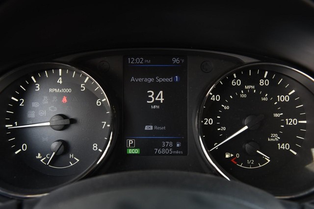 Nissan Rogue Vehicle Image 12