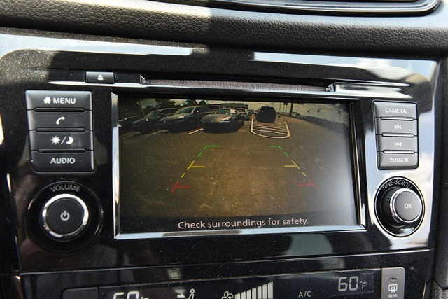 Nissan Rogue Vehicle Image 13