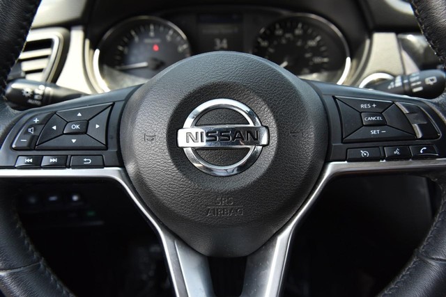 Nissan Rogue Vehicle Image 19