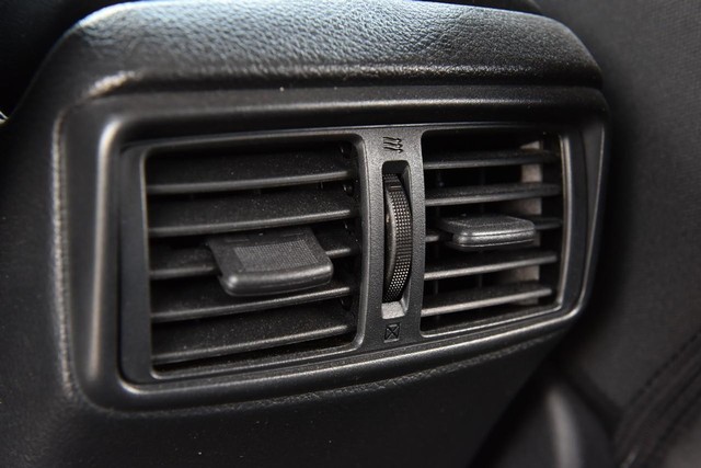 Nissan Rogue Vehicle Image 23