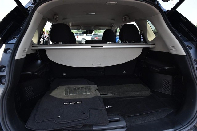 Nissan Rogue Vehicle Image 24