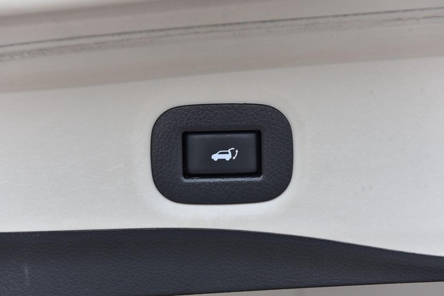 Nissan Rogue Vehicle Image 25