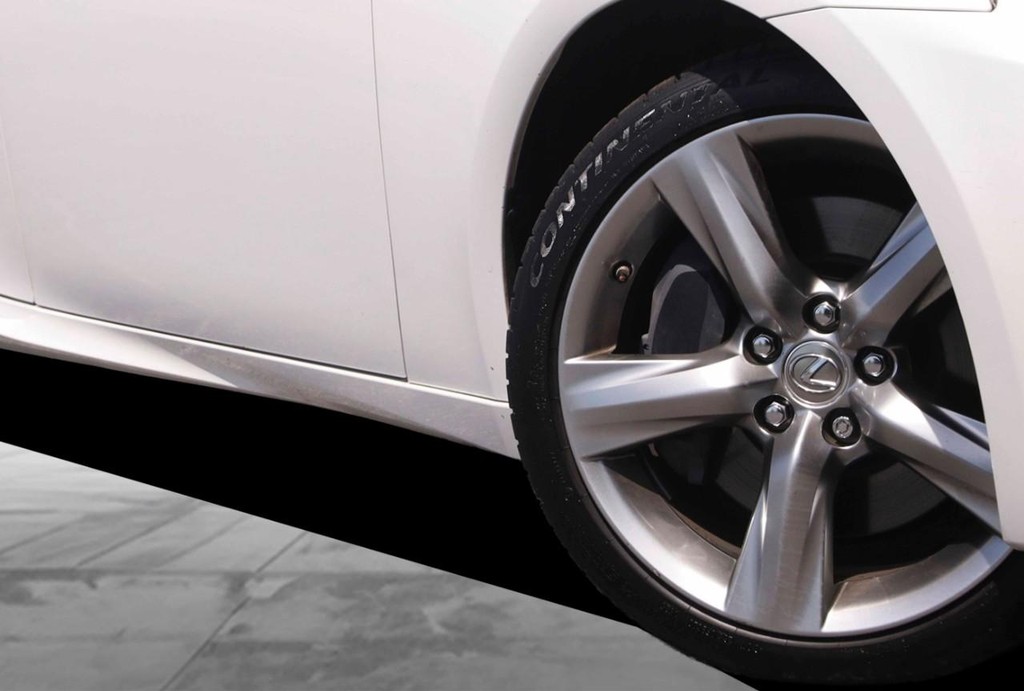 Lexus IS 350 Vehicle Full-screen Gallery Image 3