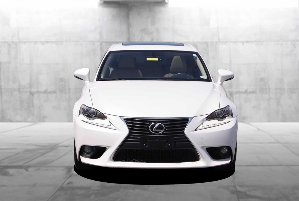 Lexus IS 350 Vehicle Full-screen Gallery Image 4