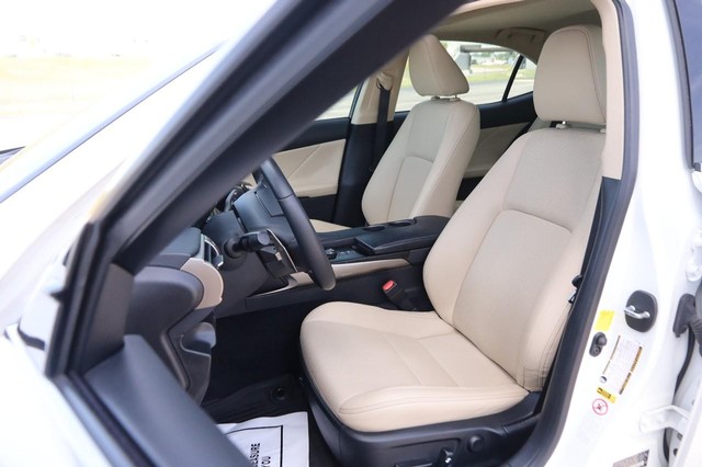 Lexus IS 350 Vehicle Image 08