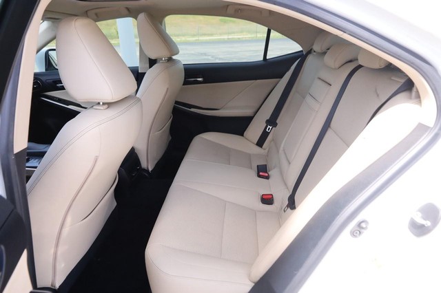 Lexus IS 350 Vehicle Image 09