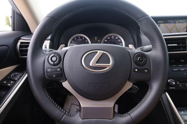 Lexus IS 350 Vehicle Image 11