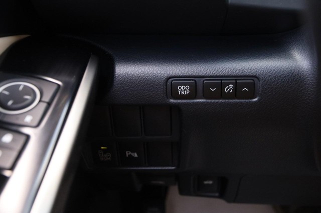 Lexus IS 350 Vehicle Image 22