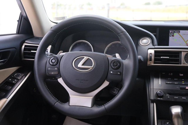 Lexus IS 350 Vehicle Image 25