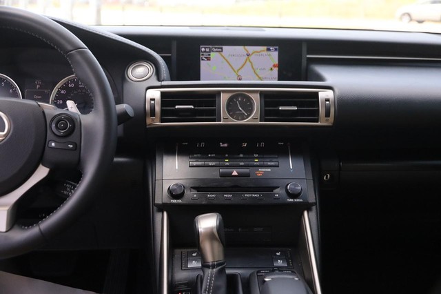 Lexus IS 350 Vehicle Image 26