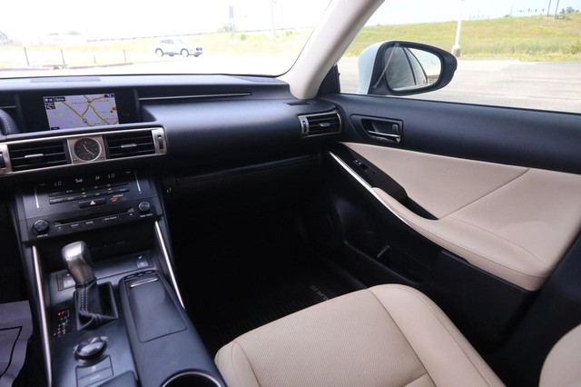 Lexus IS 350 Vehicle Image 27