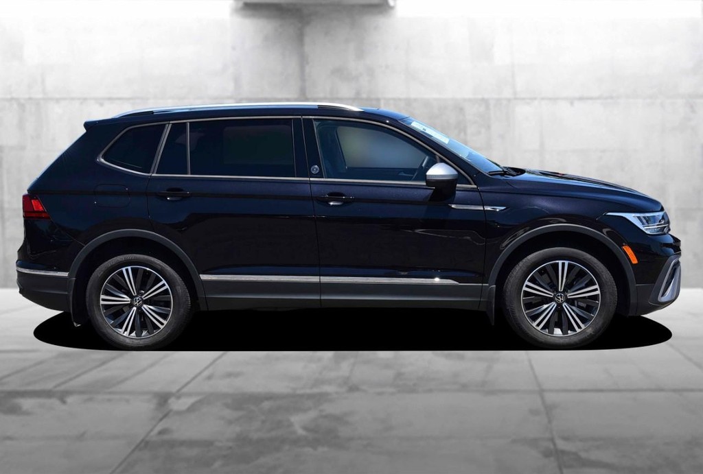 Volkswagen Tiguan Vehicle Full-screen Gallery Image 5