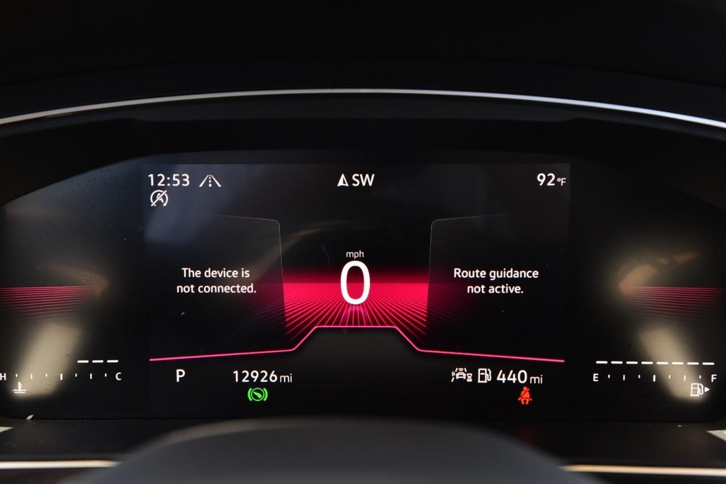 Volkswagen Tiguan Vehicle Full-screen Gallery Image 12