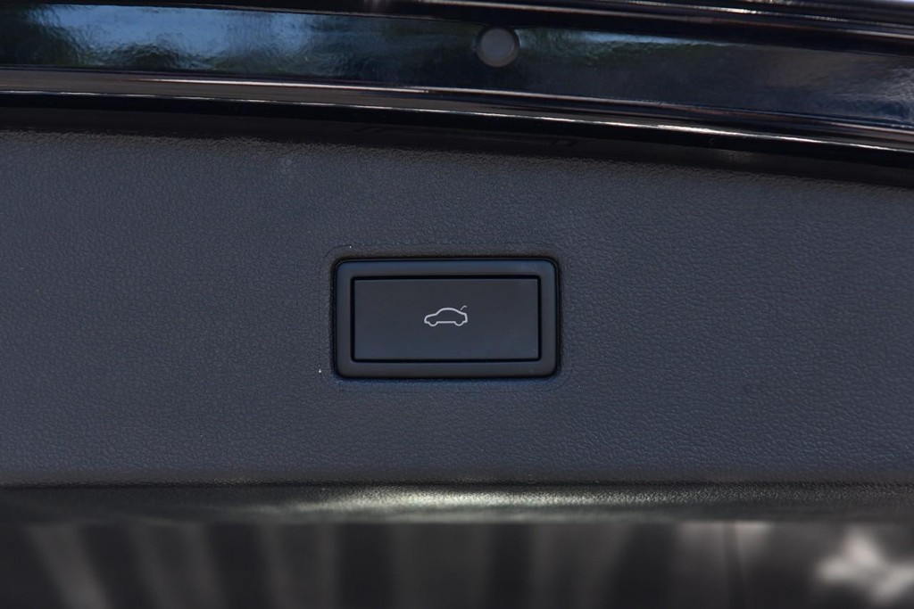 Volkswagen Tiguan Vehicle Full-screen Gallery Image 27