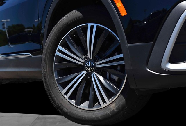 Volkswagen Tiguan Vehicle Image 03