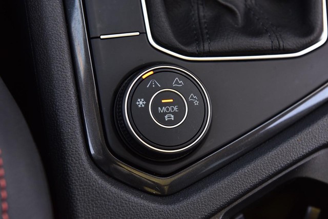 Volkswagen Tiguan Vehicle Image 18