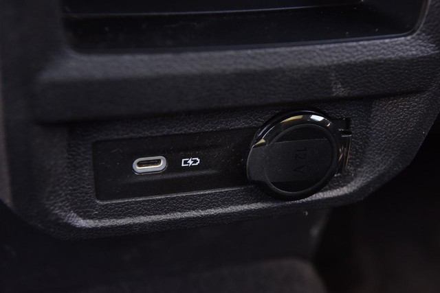 Volkswagen Tiguan Vehicle Image 25