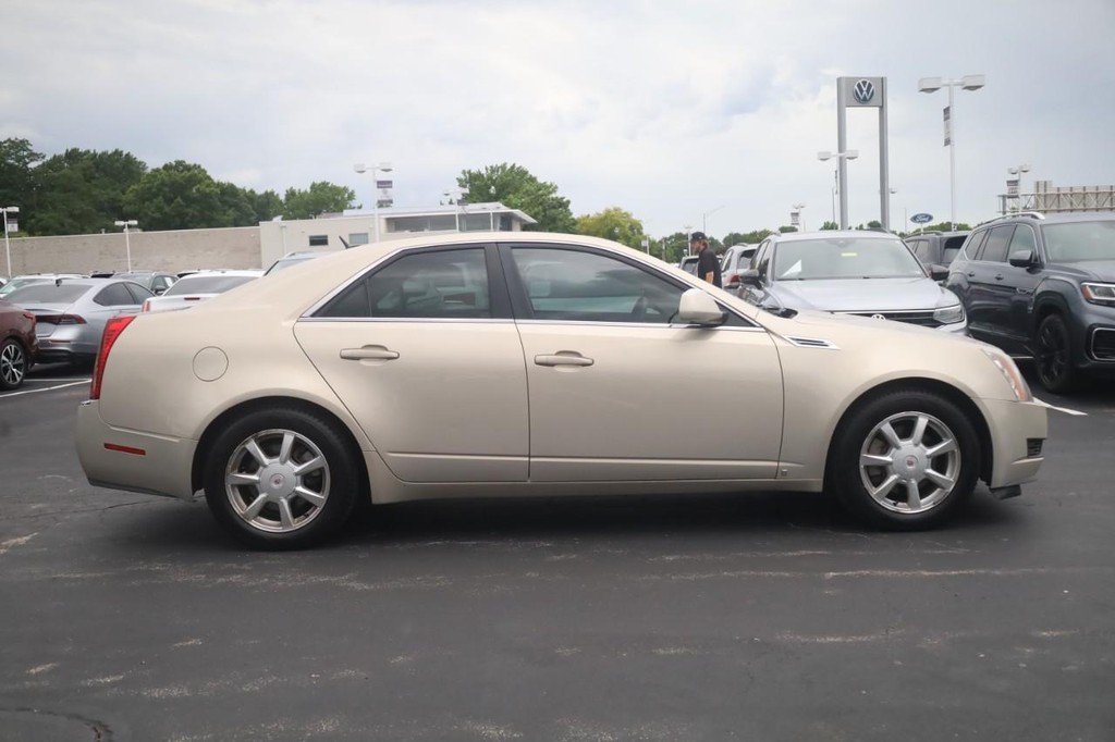 Cadillac CTS Vehicle Full-screen Gallery Image 04
