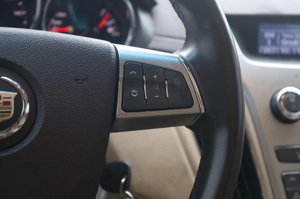 Cadillac CTS Vehicle Full-screen Gallery Image 08