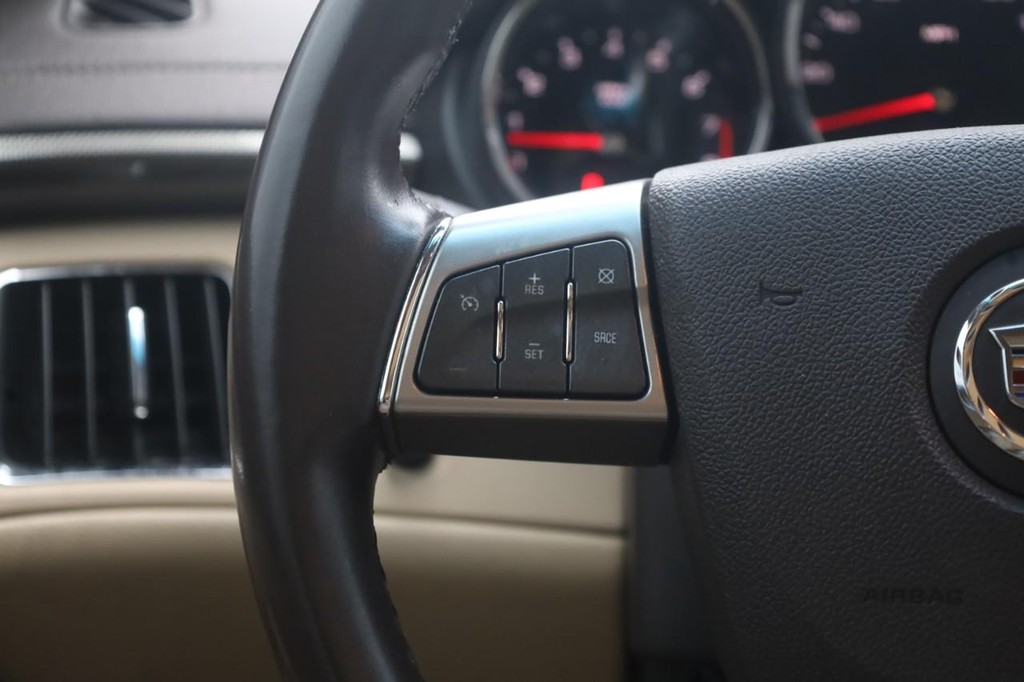 Cadillac CTS Vehicle Full-screen Gallery Image 09