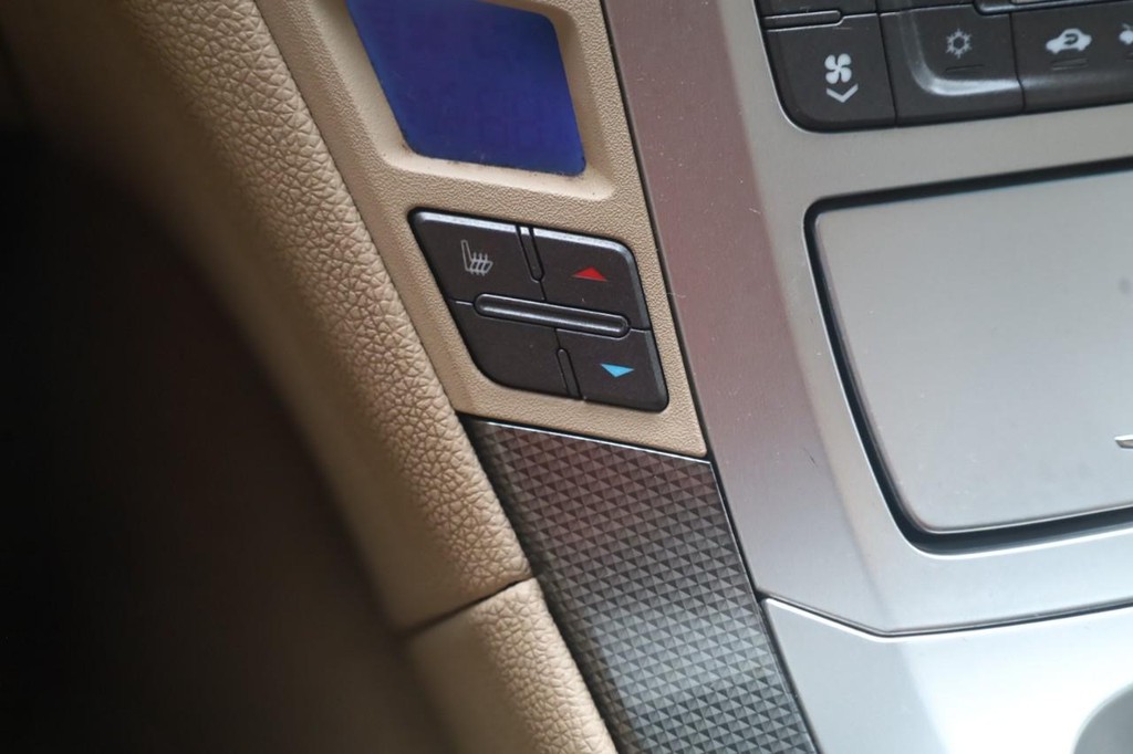 Cadillac CTS Vehicle Full-screen Gallery Image 16