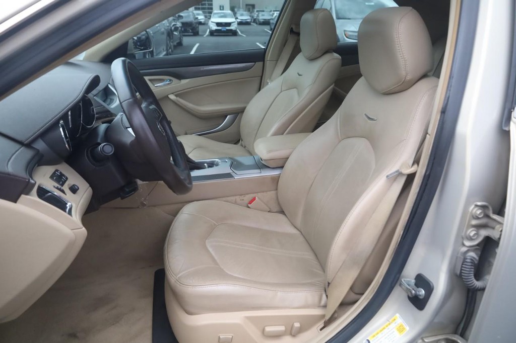 Cadillac CTS Vehicle Full-screen Gallery Image 18
