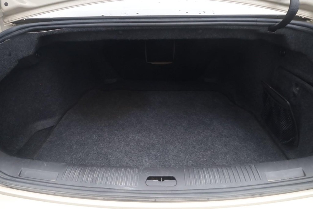 Cadillac CTS Vehicle Full-screen Gallery Image 22