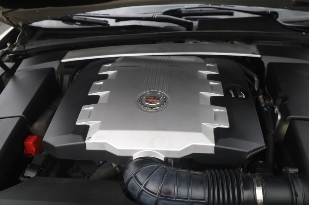 Cadillac CTS Vehicle Full-screen Gallery Image 23