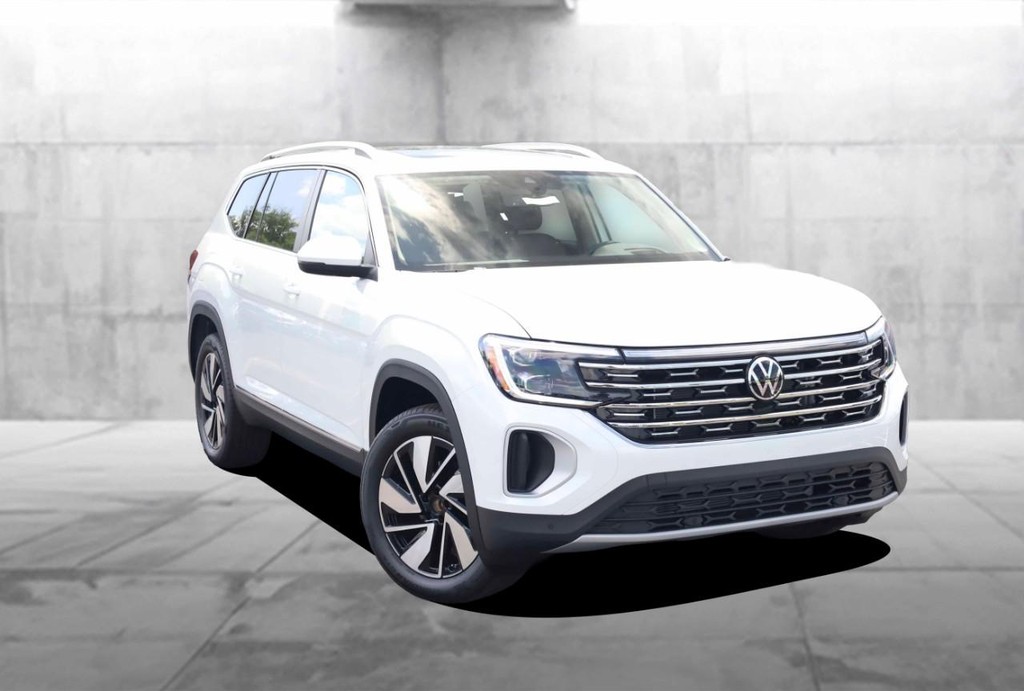 Volkswagen Atlas Vehicle Full-screen Gallery Image 2