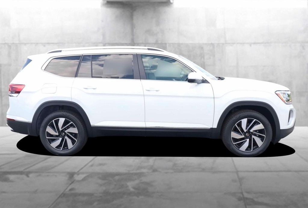 Volkswagen Atlas Vehicle Full-screen Gallery Image 5