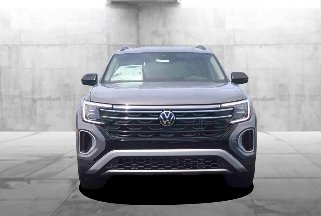 Volkswagen Atlas Vehicle Full-screen Gallery Image 4