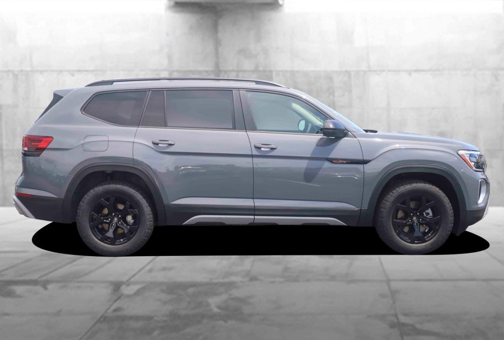Volkswagen Atlas Vehicle Full-screen Gallery Image 5