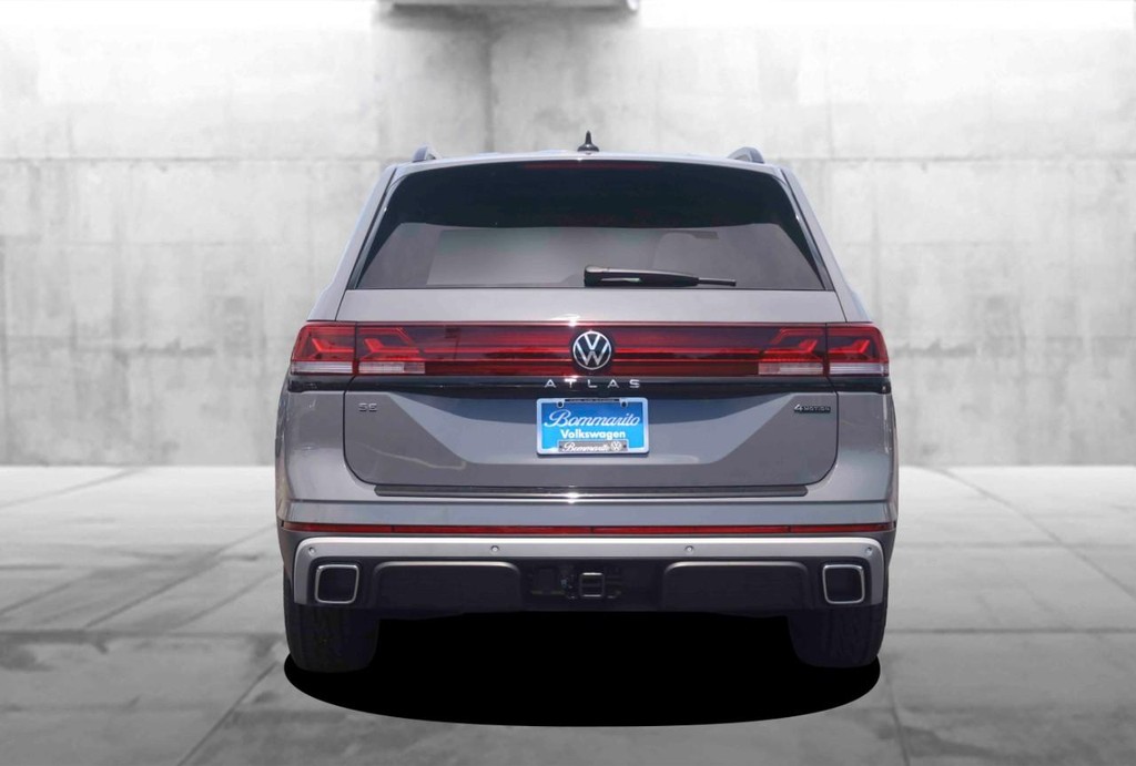 Volkswagen Atlas Vehicle Full-screen Gallery Image 6