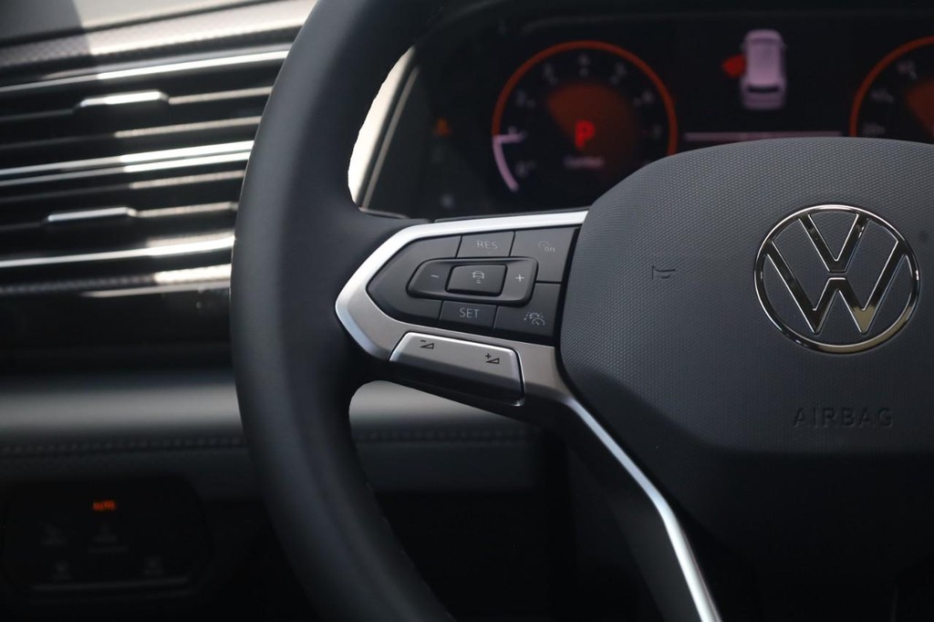 Volkswagen Atlas Vehicle Full-screen Gallery Image 10