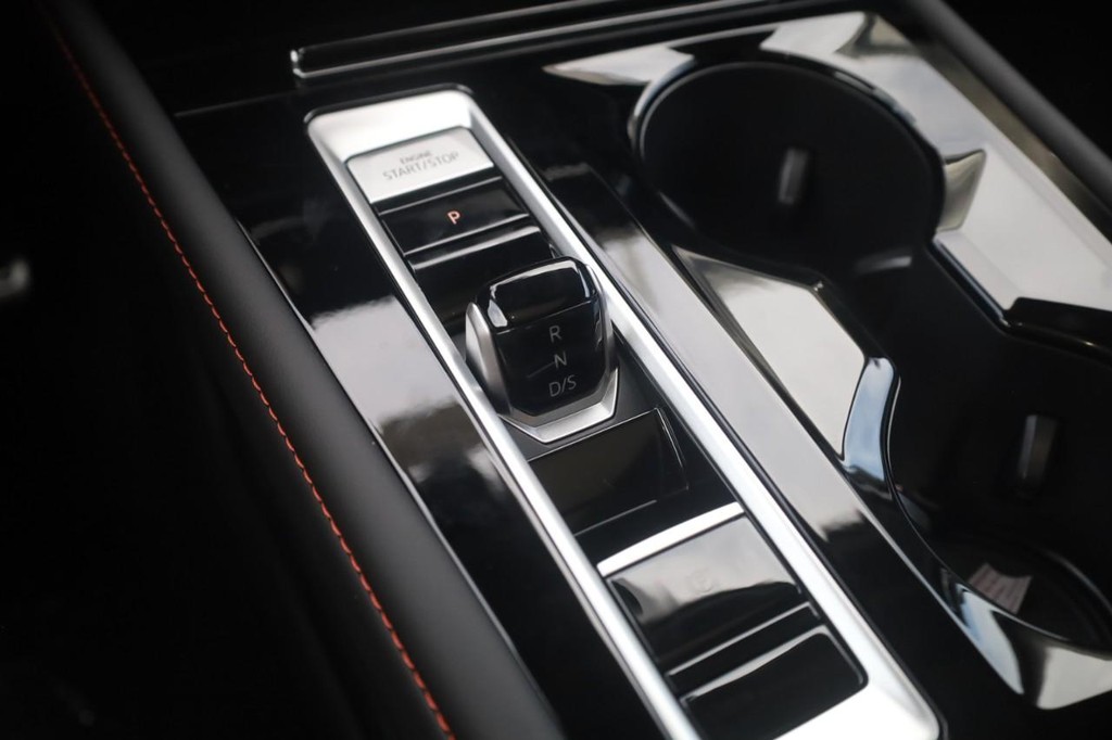 Volkswagen Atlas Vehicle Full-screen Gallery Image 17