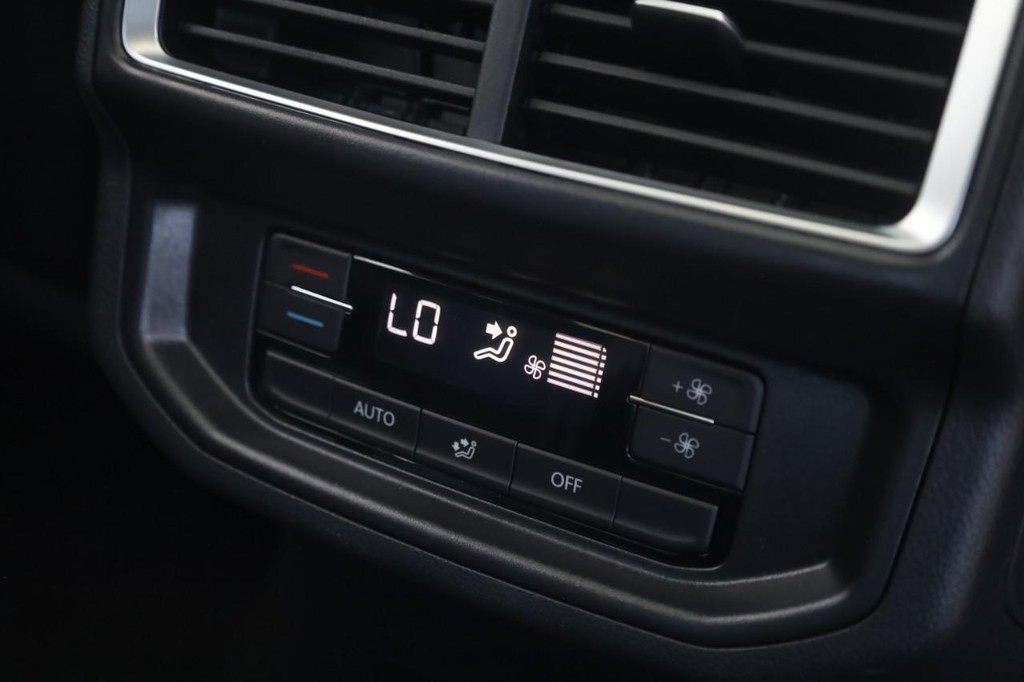 Volkswagen Atlas Vehicle Full-screen Gallery Image 21