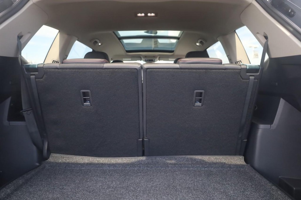 Volkswagen Atlas Vehicle Full-screen Gallery Image 23
