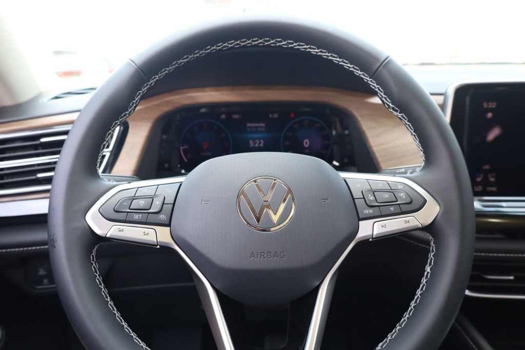 Volkswagen Atlas Vehicle Full-screen Gallery Image 11