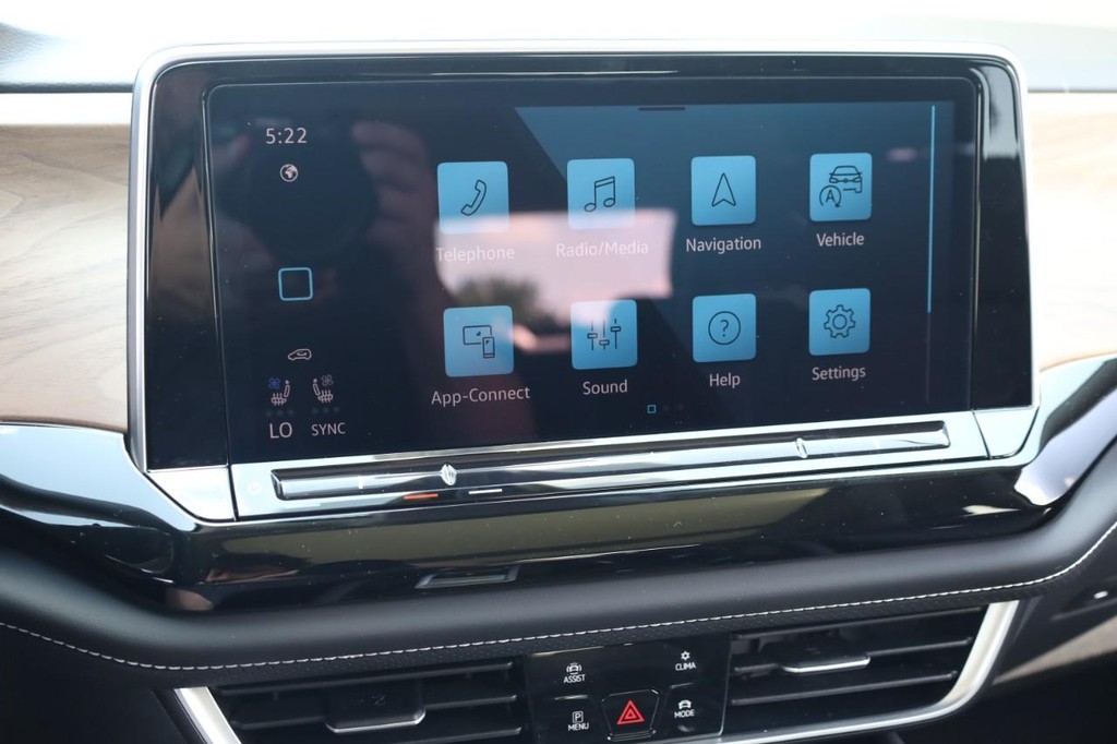 Volkswagen Atlas Vehicle Full-screen Gallery Image 13