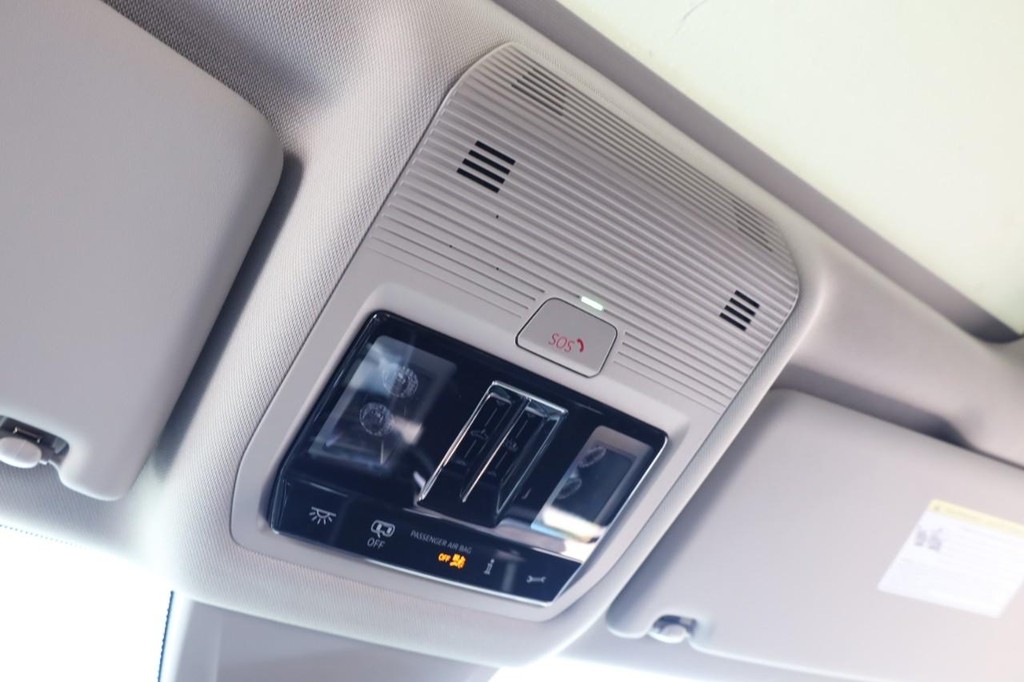 Volkswagen Atlas Vehicle Full-screen Gallery Image 18