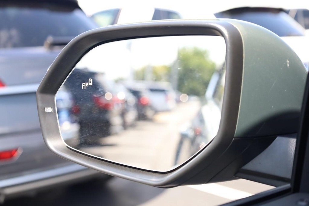 Volkswagen Atlas Vehicle Full-screen Gallery Image 21