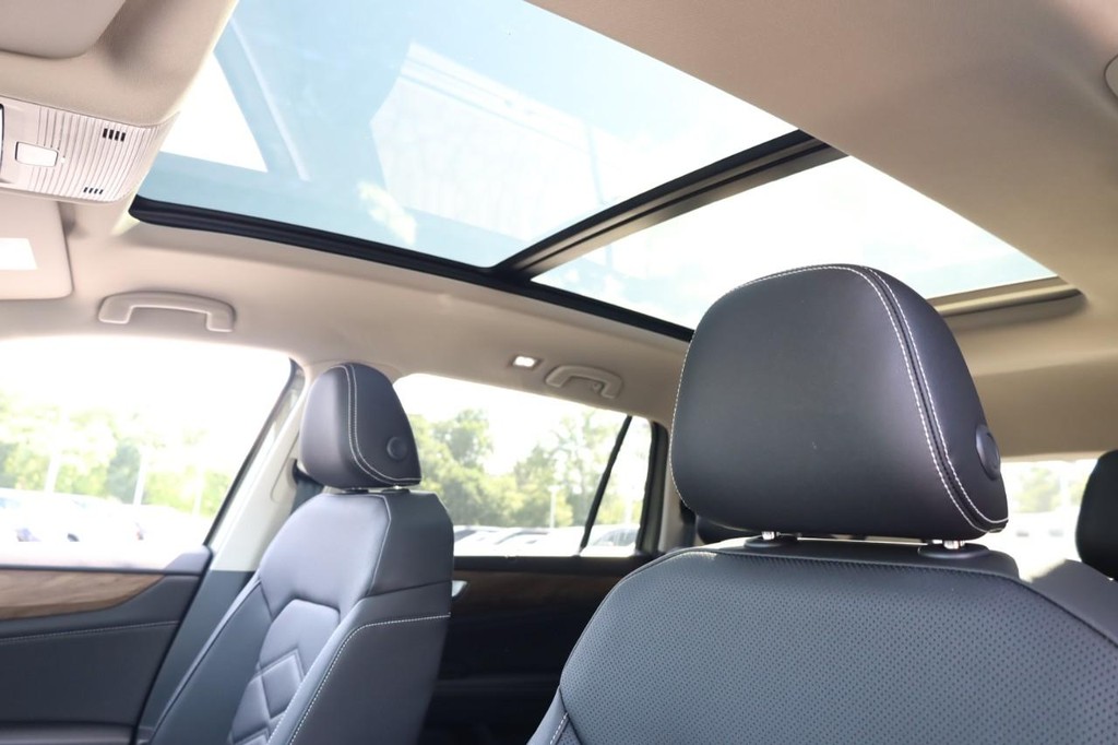 Volkswagen Atlas Vehicle Full-screen Gallery Image 22