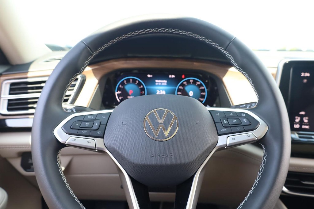 Volkswagen Atlas Vehicle Full-screen Gallery Image 11