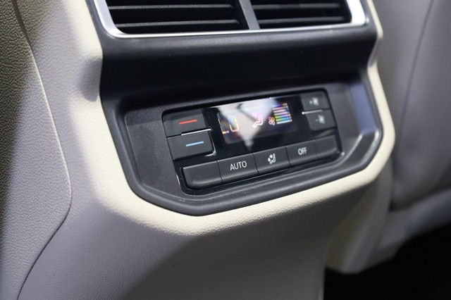 Volkswagen Atlas Vehicle Image 24