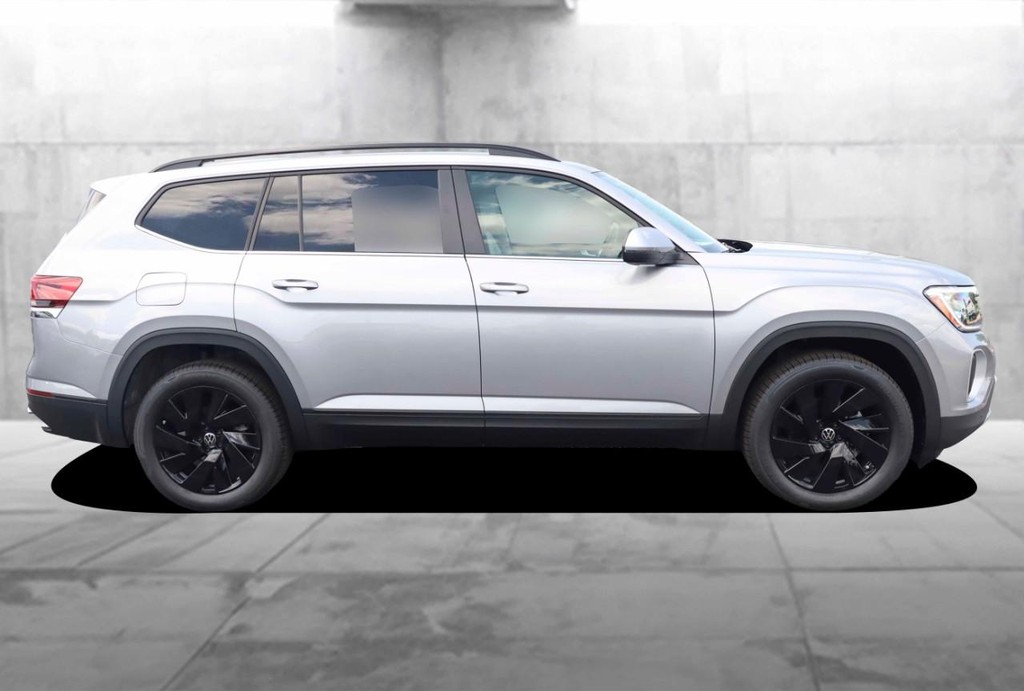 Volkswagen Atlas Vehicle Full-screen Gallery Image 5