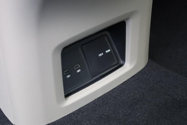 Volkswagen Atlas Vehicle Image 25